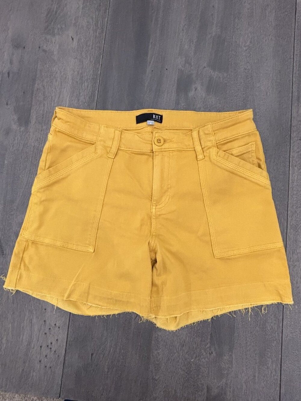 Kut from the Kloth stretch golden yellow shorts-Size 8-New w/o tags